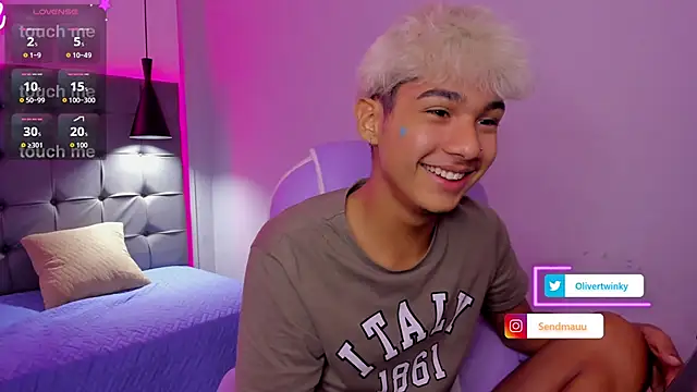 Snapshot of OliverTwinky chatting on 18, 9, 2025 OliverTwinky online show from 18, 9, 2025