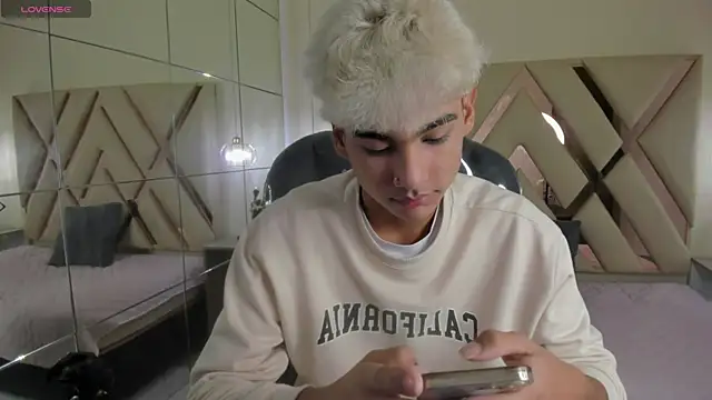 Snapshot of OliverTwinky chatting on 25, 9, 2025 OliverTwinky online show from 25, 9, 2025