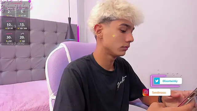 Snapshot of OliverTwinky chatting on 23, 9, 2025 OliverTwinky online show from 23, 9, 2025