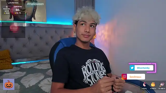 Snapshot of OliverTwinky chatting on 13, 10, 2025 OliverTwinky online show from 13, 10, 2025