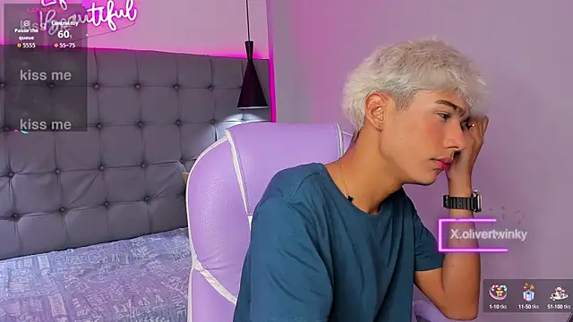 Snapshot of OliverTwinky chatting on 9, 9, 2025 OliverTwinky online show from 9, 9, 2025