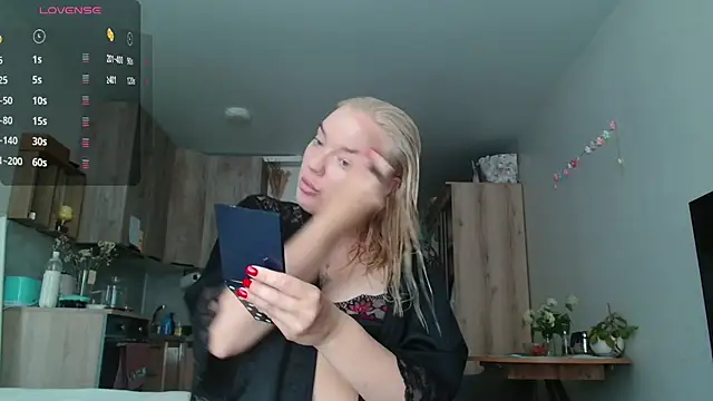 Snapshot of Eva___forever chatting on 8, 7, 2026 Eva forever online show from 8, 7, 2026