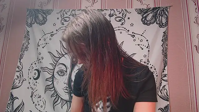 Thighswithspikes online show from 1, 10, 2025