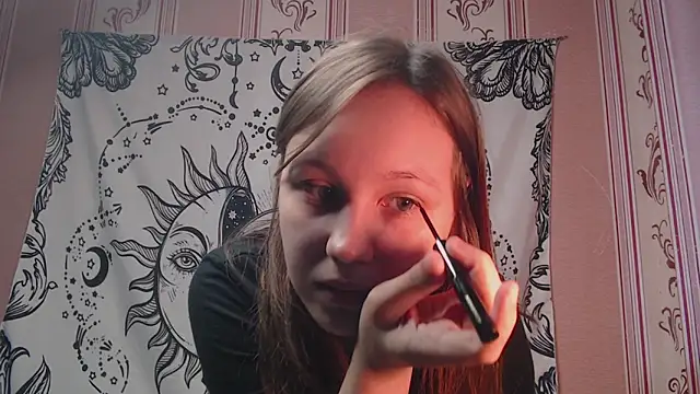 Thighswithspikes online show from 2, 10, 2025