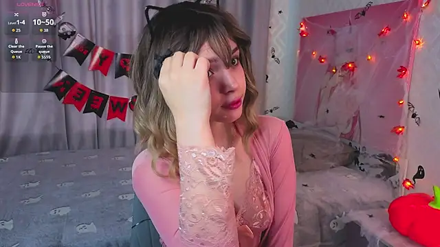 FancyHenley online show from 28, 10, 2025