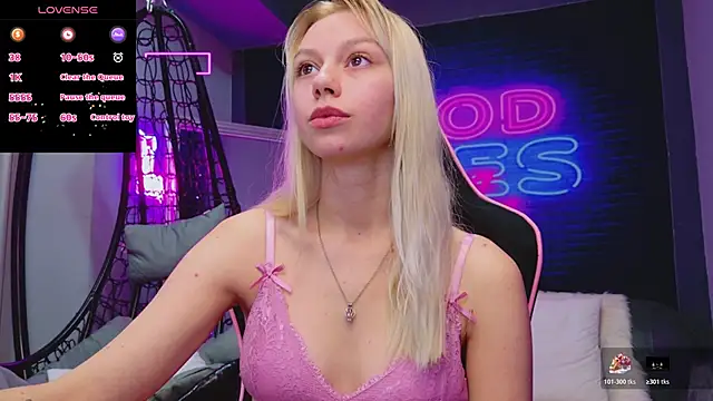 AlessiaCroft online show from 25, 11, 2025