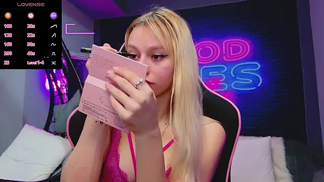 AlessiaCroft online show from 16, 11, 2025