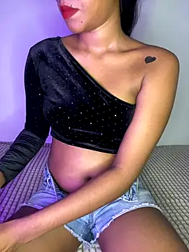 Snapshot of selena_mia chatting on 1, 10, 2025 selena mia online show from 1, 10, 2025