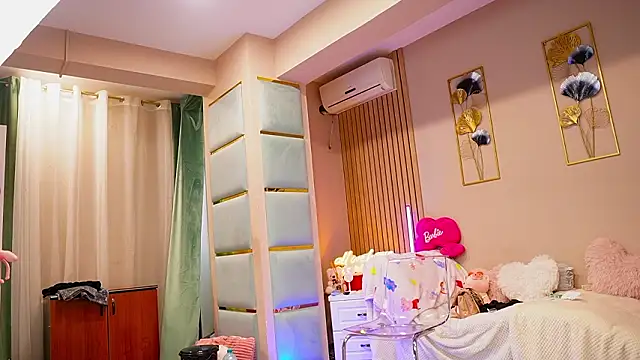 Snapshot of SabrinaJade chatting on 3, 2, 2026 SabrinaJade online show from 3, 2, 2026