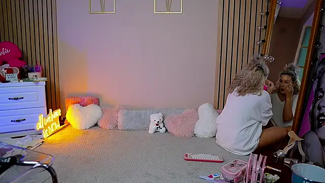 SabrinaJade online show from 9, 9, 2025