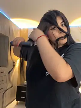 Snapshot of Kariina__69 chatting on 19, 12, 2025 Kariina 69 online show from 19, 12, 2025