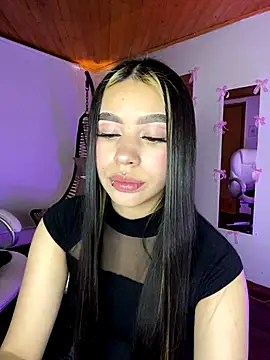 Snapshot of Cristina_pinkk chatting on 2, 10, 2025 Cristina pinkk online show from 2, 10, 2025