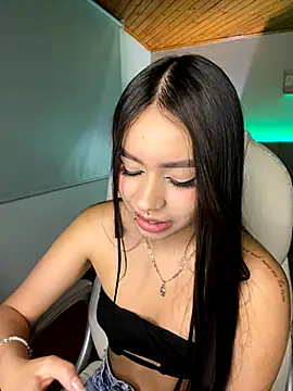 Snapshot of Cristina_pinkk chatting on 18, 11, 2025 Cristina pinkk online show from 18, 11, 2025