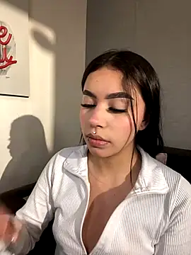 Snapshot of Cristina_pinkk chatting on 24, 10, 2025 Cristina pinkk online show from 24, 10, 2025