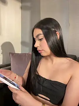 Snapshot of Cristina_pinkk chatting on 10, 10, 2025 Cristina pinkk online show from 10, 10, 2025