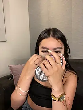 Snapshot of Cristina_pinkk chatting on 5, 11, 2025 Cristina pinkk online show from 5, 11, 2025