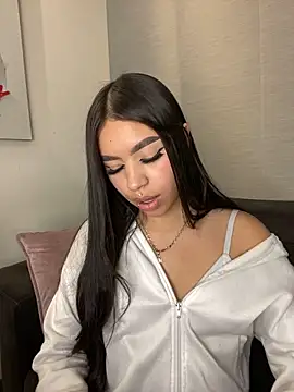 Snapshot of Cristina_pinkk chatting on 4, 11, 2025 Cristina pinkk online show from 4, 11, 2025