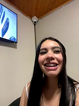 Snapshot of Cristina_pinkk chatting on 17, 10, 2025 Cristina pinkk online show from 17, 10, 2025