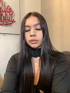 Snapshot of Cristina_pinkk chatting on 6, 11, 2025 Cristina pinkk online show from 6, 11, 2025