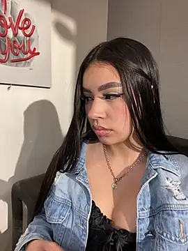 Snapshot of Cristina_pinkk chatting on 28, 10, 2025 Cristina pinkk online show from 28, 10, 2025