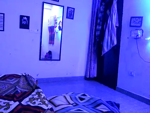 Evalivehere online show from 4, 2, 2026