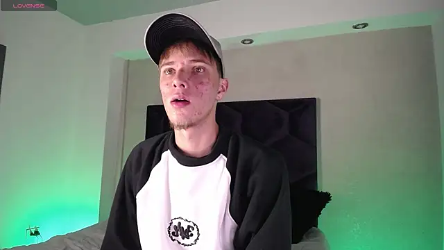 Robbin Blaze online show from 8, 4, 2026