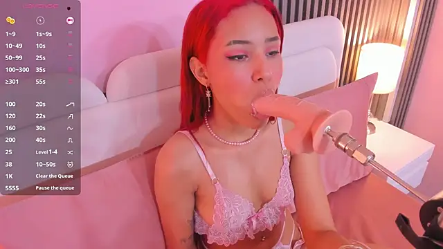 mia poppy  online show from 22, 3, 2025