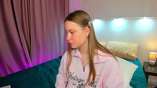 Candy Cansew online show from 9, 9, 2025