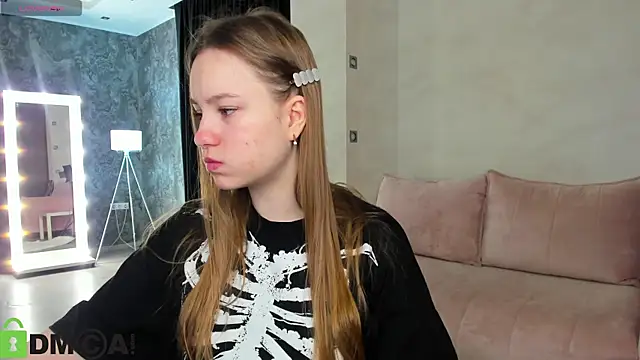 Candy Cansew online show from 26, 10, 2025