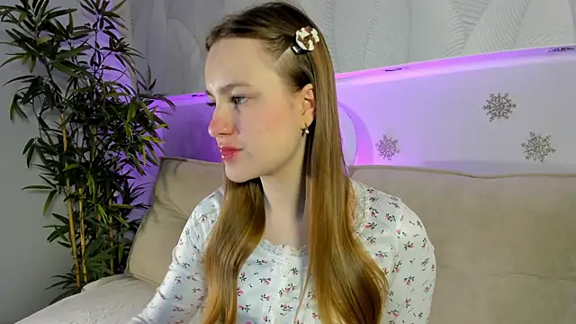 Candy Cansew online show from 5, 12, 2025