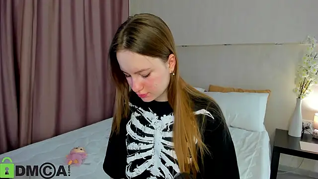 Candy Cansew online show from 25, 10, 2025