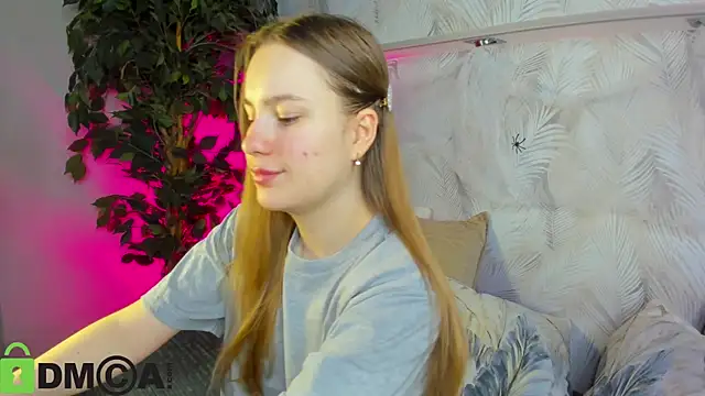 Candy Cansew online show from 2, 11, 2025