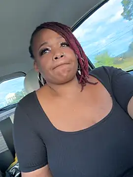 RoyalQueen2u online show from 10, 10, 2025