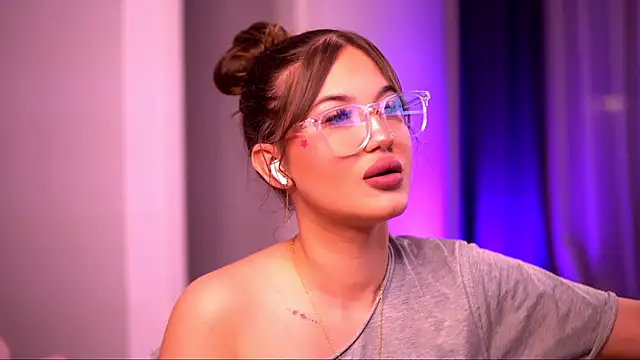 AryaDeluna online show from 19, 9, 2025