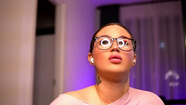 AryaDeluna online show from 26, 11, 2025