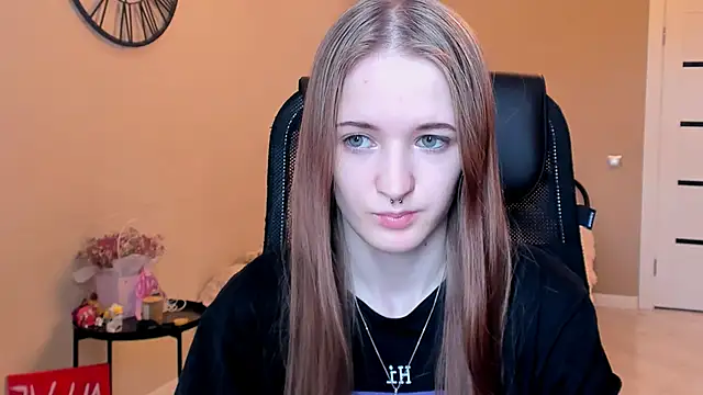 KateKayer online show from 8, 11, 2025