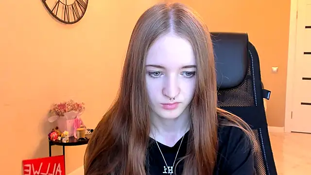 KateKayer online show from 9, 11, 2025