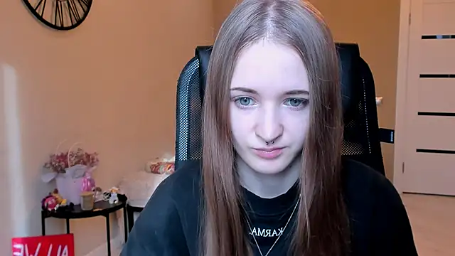 KateKayer online show from 4, 11, 2025