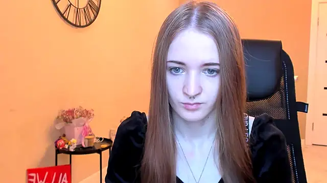 KateKayer online show from 10, 11, 2025