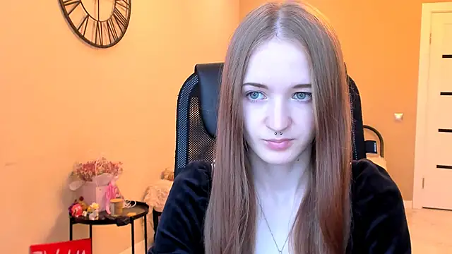 KateKayer online show from 12, 11, 2025