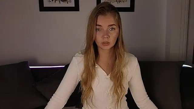 CarrieBradshaww online show from 14, 11, 2025