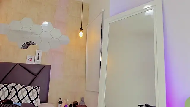 valentina-diiaz online show from 6, 10, 2025