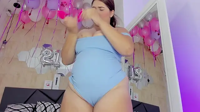 valentina-diiaz online show from 17, 10, 2025