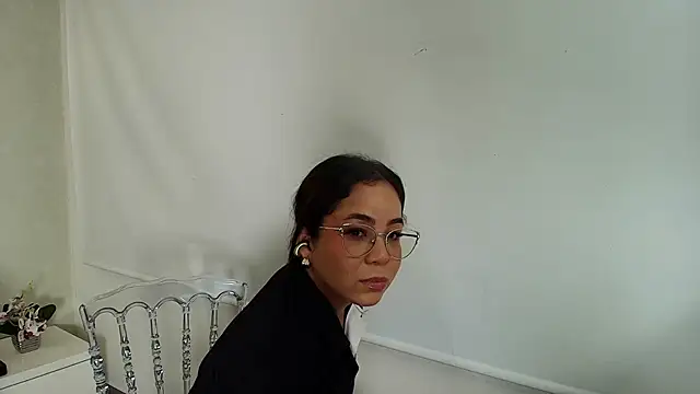  Victoria Collins online show from 27, 10, 2025