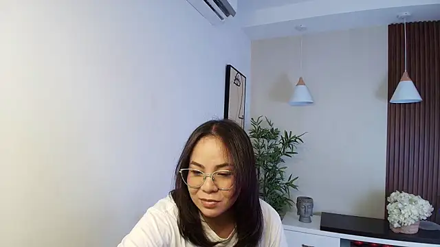  Victoria Collins online show from 18, 4, 2026