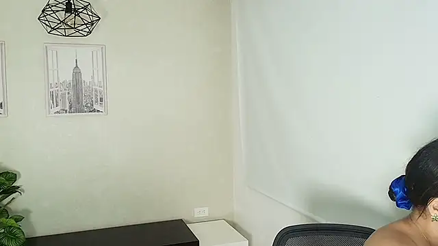  Victoria Collins online show from 11, 11, 2025