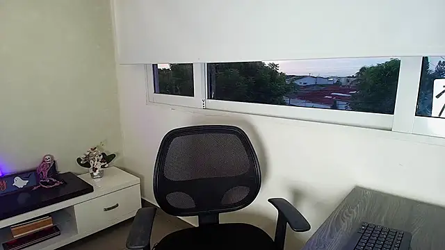  Victoria Collins online show from 29, 10, 2025