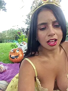 Lunaluxe1001 online show from 31, 10, 2025