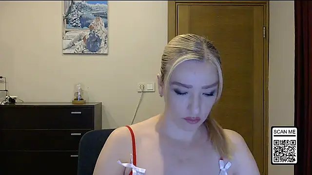 Wild Silk Desire online show from 26, 10, 2025