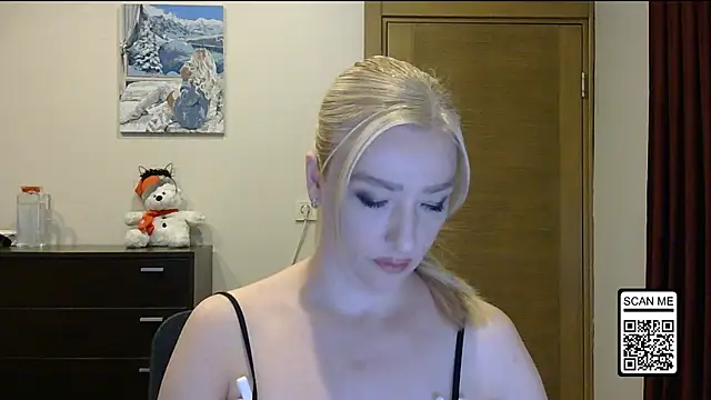 Wild Silk Desire online show from 23, 11, 2025